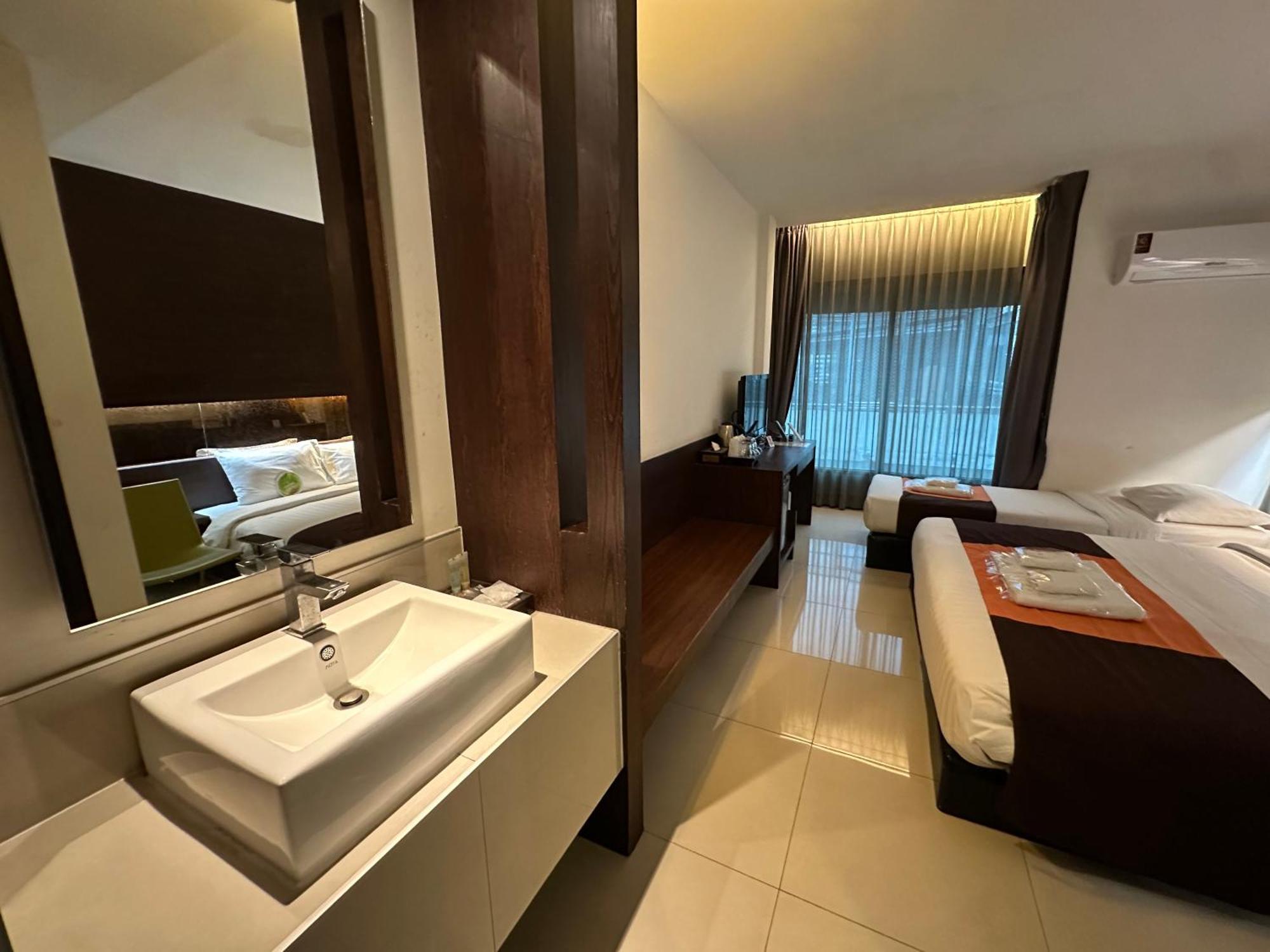Collection O The Bangkok Airport Link Suite Exterior foto