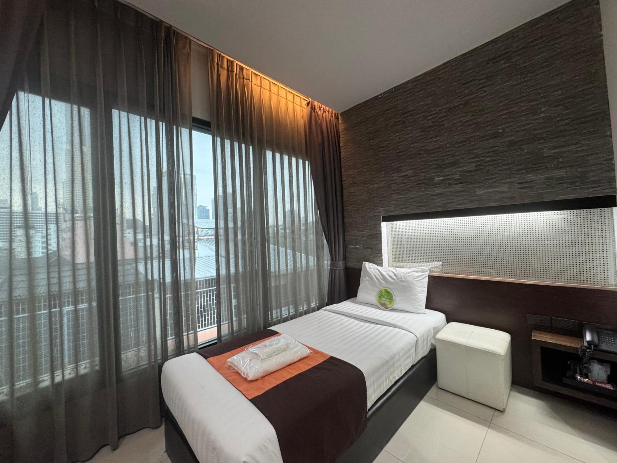 Collection O The Bangkok Airport Link Suite Exterior foto