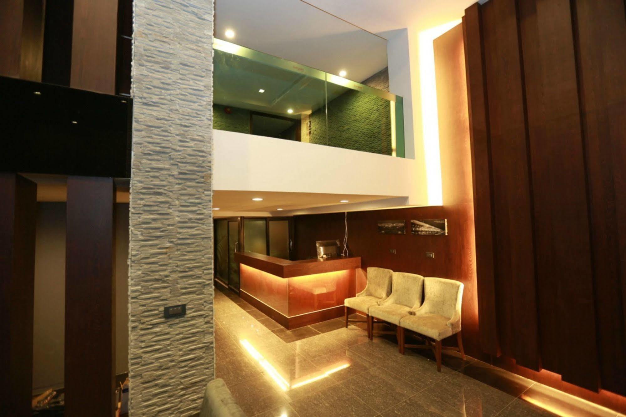 Collection O The Bangkok Airport Link Suite Exterior foto