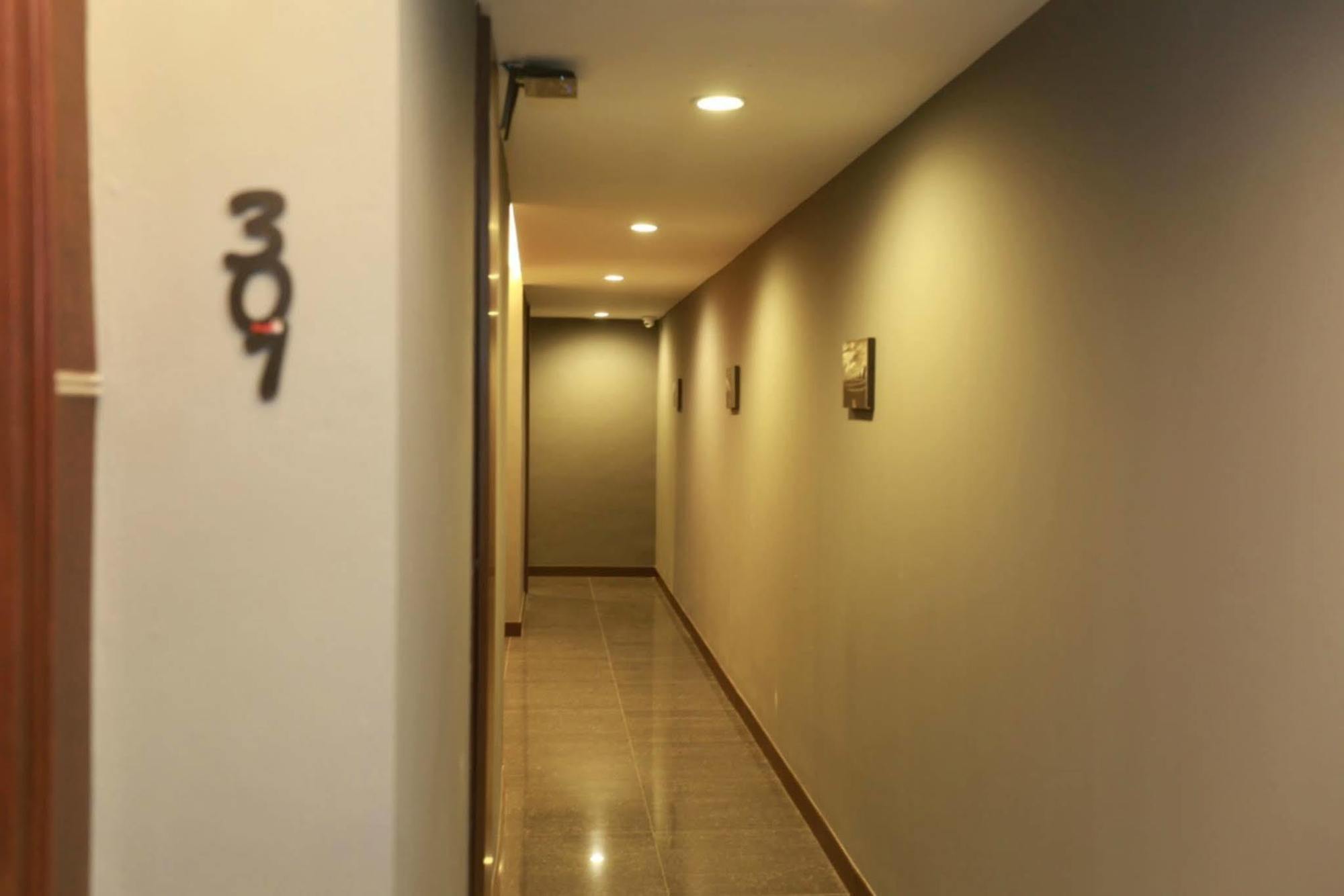 Collection O The Bangkok Airport Link Suite Exterior foto